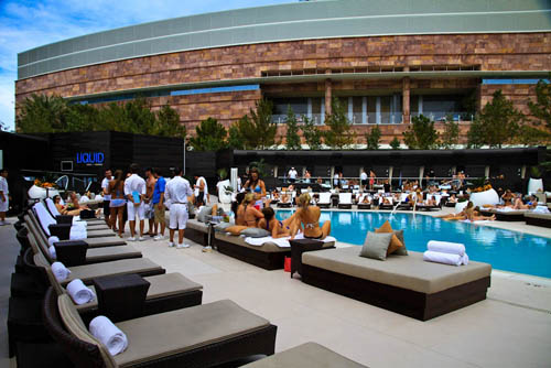 las vegas summer guide liquid pool lounge