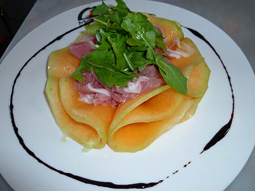 michael's-pizzaeria-dine-review