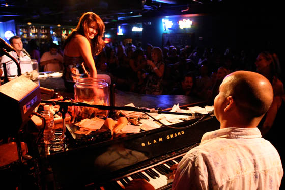 Las Vegas Pete's Dueling Piano Bar Review
