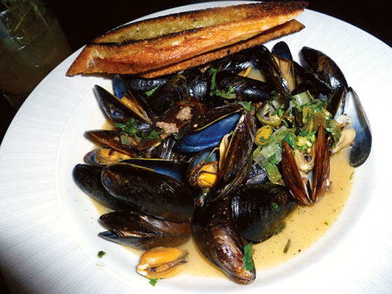 sonnys-hideaway-dine-review